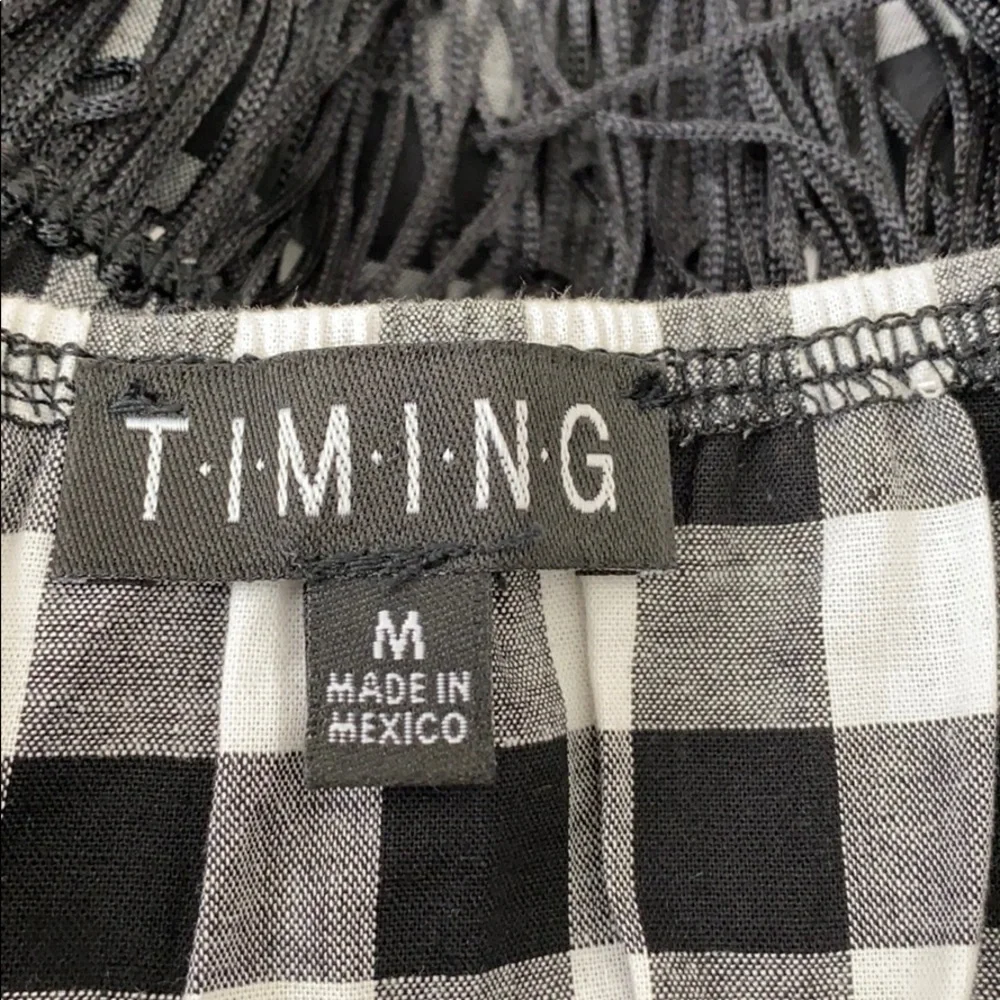NWOT Buffalo Plaid Crop Tassel Top Medium